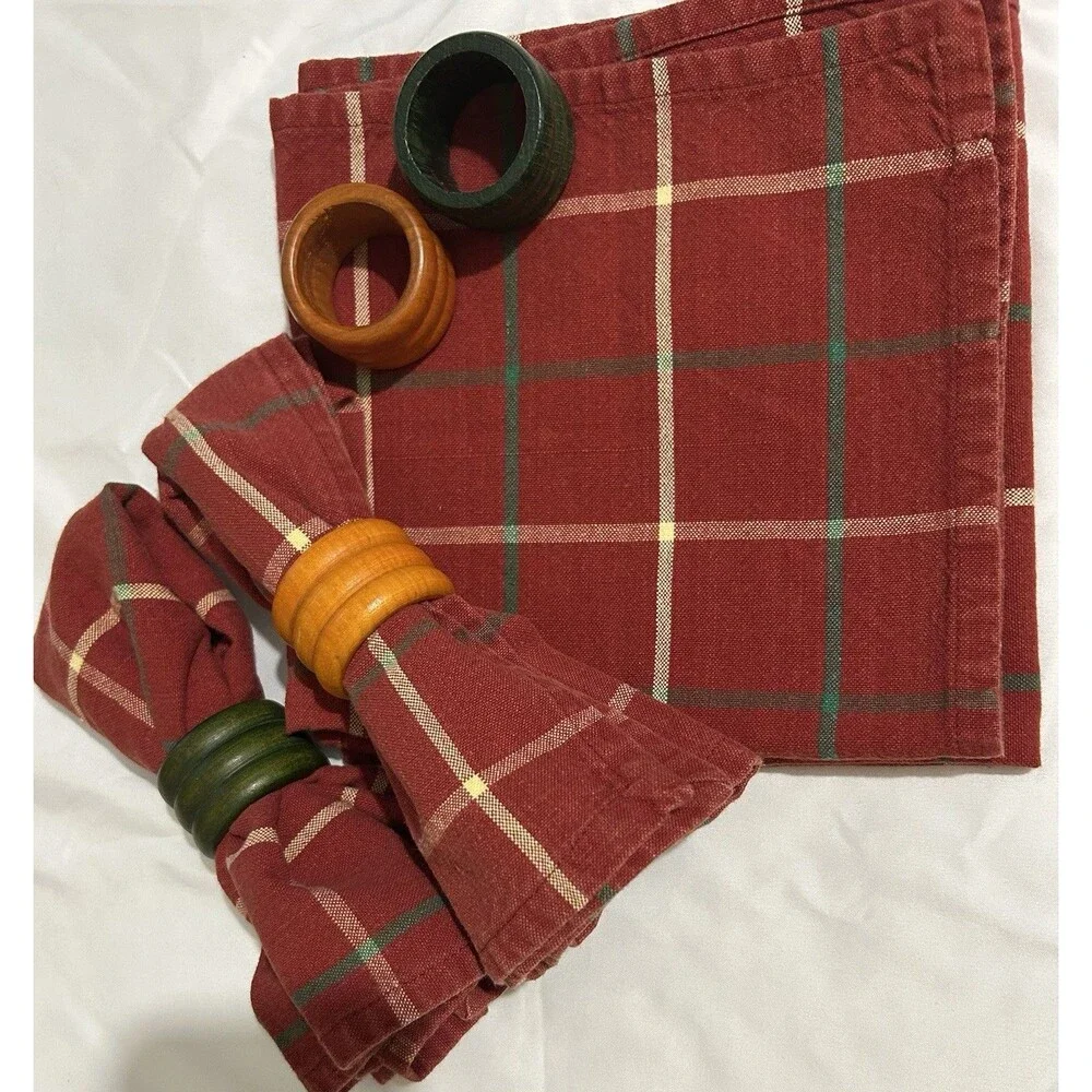 Set of 4 Reusable Square Cloth Napkins Red Green Beige Plaid & 4 Napkin Rings